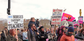 Government to begin repealing tougher measures on strike action